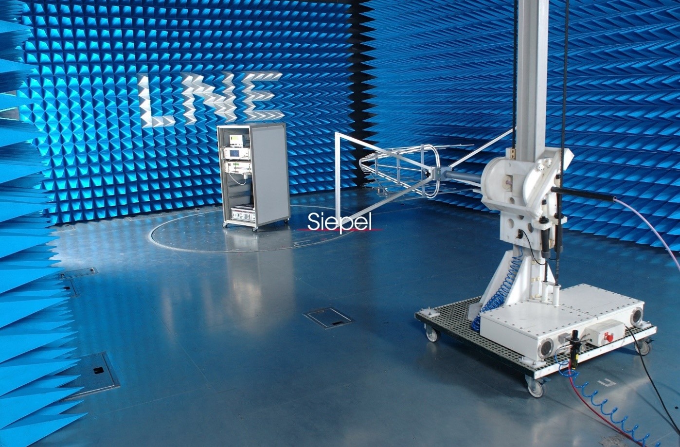 EMC�yԇ�(xi��ng)Ŀ-ݗ��l(f��)���B